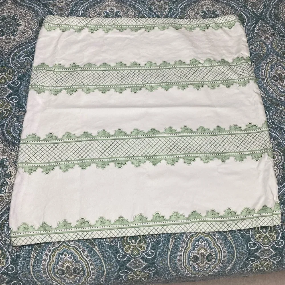 New designer pillow shams Green / White lattice design zip close